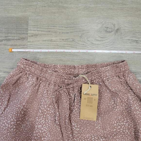 Thread & Supply NWT Pull On Tapered Casual Pants Size Large - Picture 2 of 10